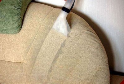 Чистка мягкой мебели пылесосом