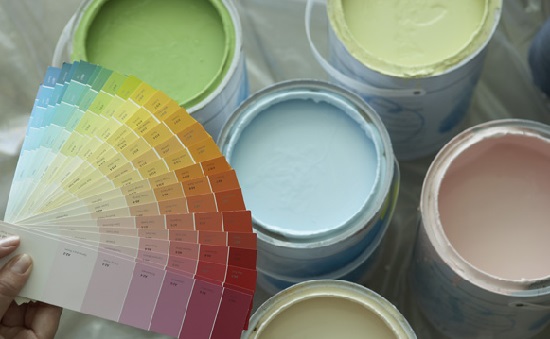 Как выбрать фасадную краску, расход, адгезия и колеровка